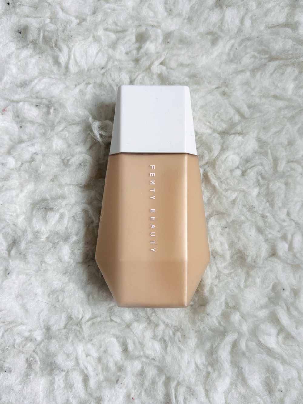 fenty beauty by rihanna eaze drop lightweight blurring skin tint shade 6